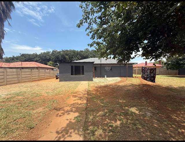 8 BEDROOM HOUSE FOR SALE IN VANDERBIJLPARK CW 6